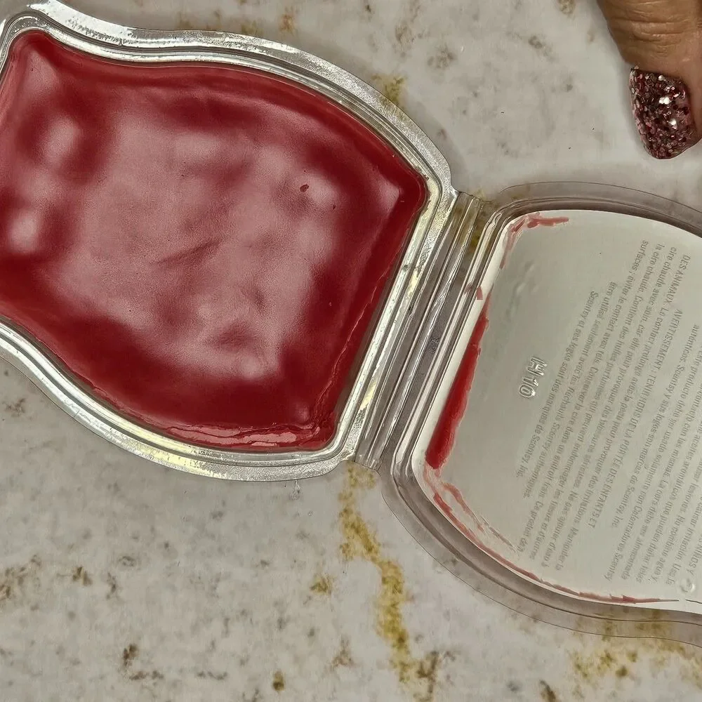NEW Scentsy Bar – Berries Jubilee – Juicy Summer Berries & Vanilla Whipped Cream